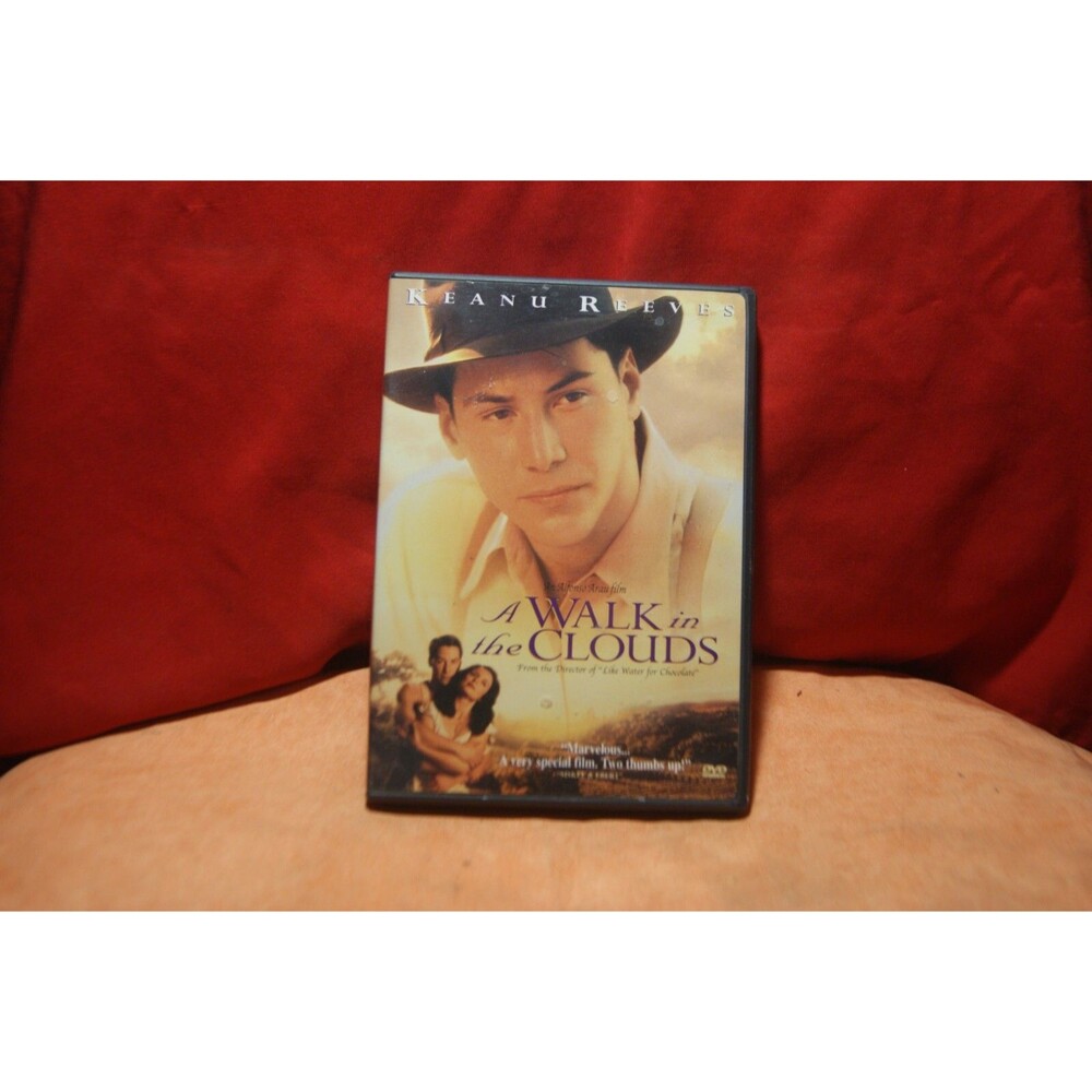 A Walk in the Clouds - DVD -Keanu Reeves Romantic Love Story Superb